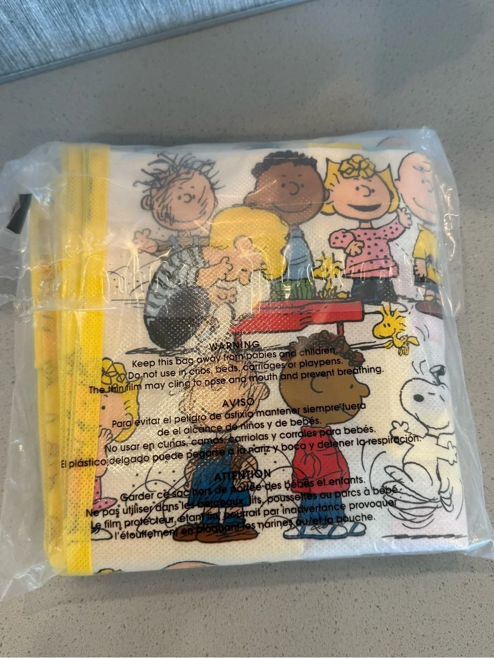 Peanuts shopper tote NWT snoopy, Charlie Brown, Lucy Peanuts gang